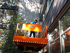 Glas- & Jalousienreinigung