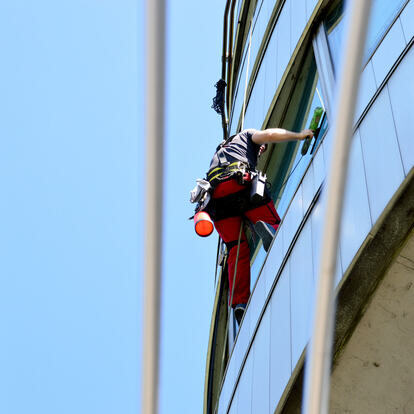 Glas- & Jalousienreinigung