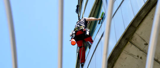 Glas- &amp; Jalousienreinigung