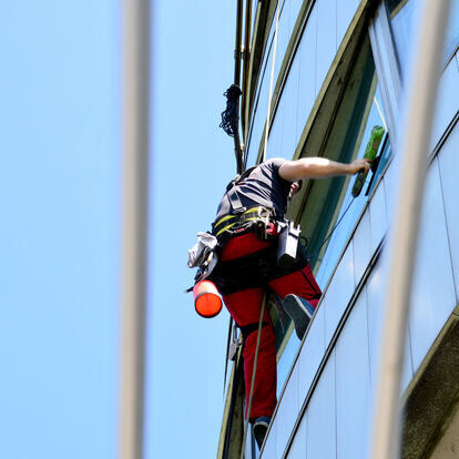 Glas- & Jalousienreinigung